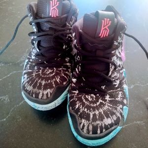 Girls Nike Kyrie Basketball Sneakers